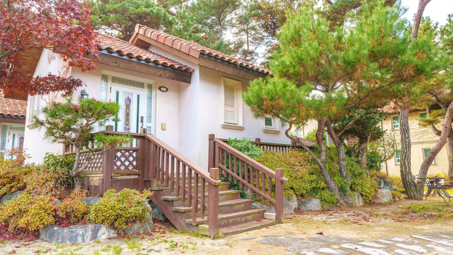 Exterior & Views 2, Gyeongju Clearmorning Petfriendlypension, Gyeongju