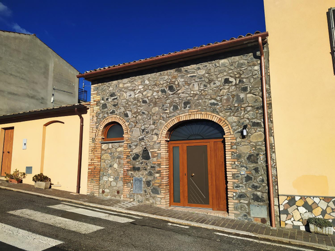 Exterior 11