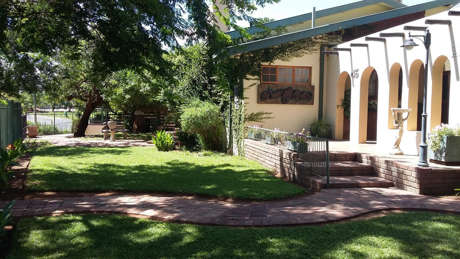 Others 4, Stiltevrede, Siyanda