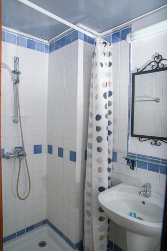 Bathroom 3, Sappho Manor House