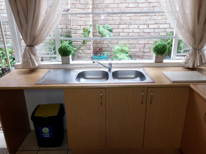 Kitchen 5, Uitenhage Apartments, Nelson Mandela Bay