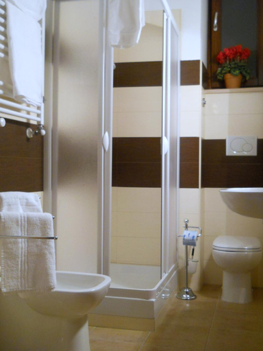 Bathroom 2, B&B Lucana 22, Matera