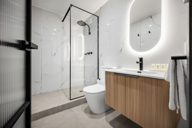Bathroom 4, Innova Motel Warrnambool, Warrnambool