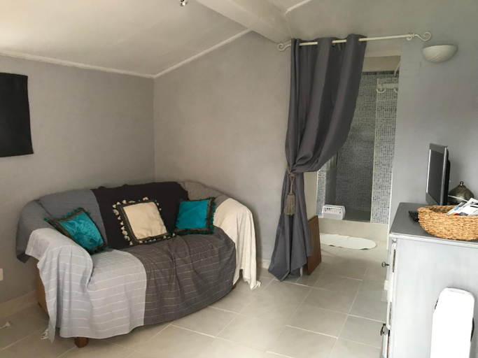 Others 3, Chambre d'hotes Le Cedre, Vaucluse