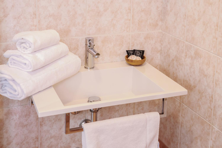 Bathroom 8