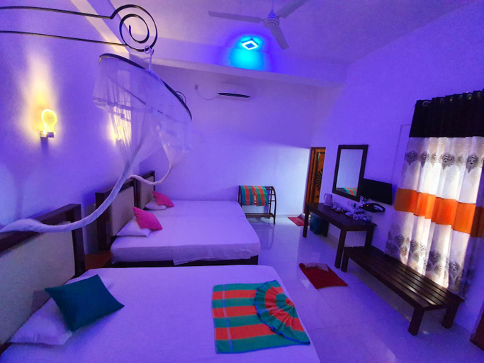 Bedroom 3, Peacock Reach Hotel, Thissamaharama