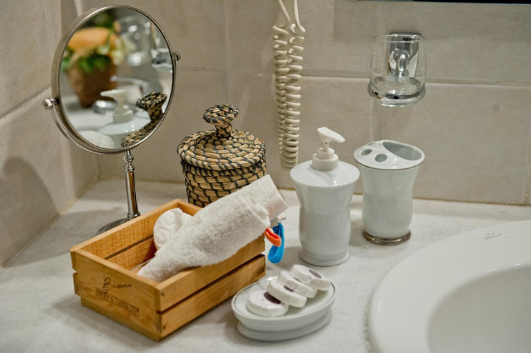 Bathroom 4, Four Seasons Hotel, Attica