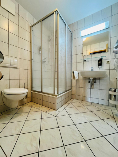 Bathroom 3, B&S Hotel Am Bachhaus, Eisenach