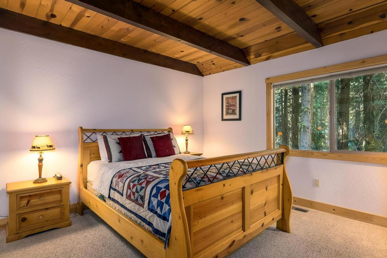 Bedroom 2, The Lazy Bear Lodge, El Dorado