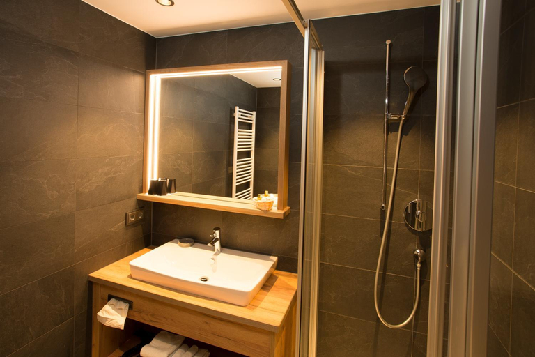 Bathroom 3, Landgasthof Schmuck, München