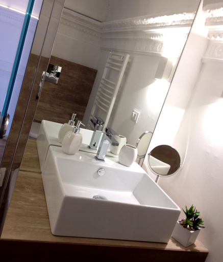 Bathroom 2, Politeama Apartments by Giorgio, Palermo