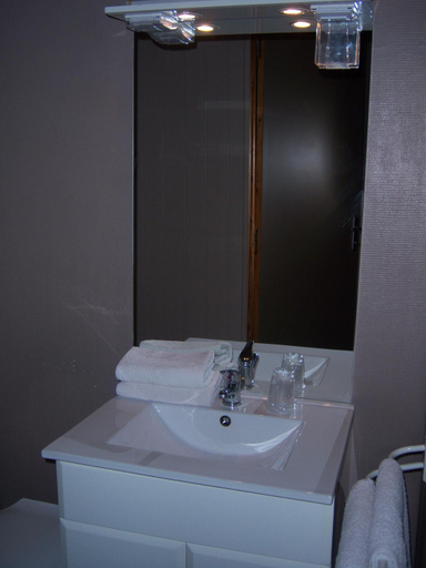 Bathroom 2, Hotel Edelweiss, Haute-Savoie