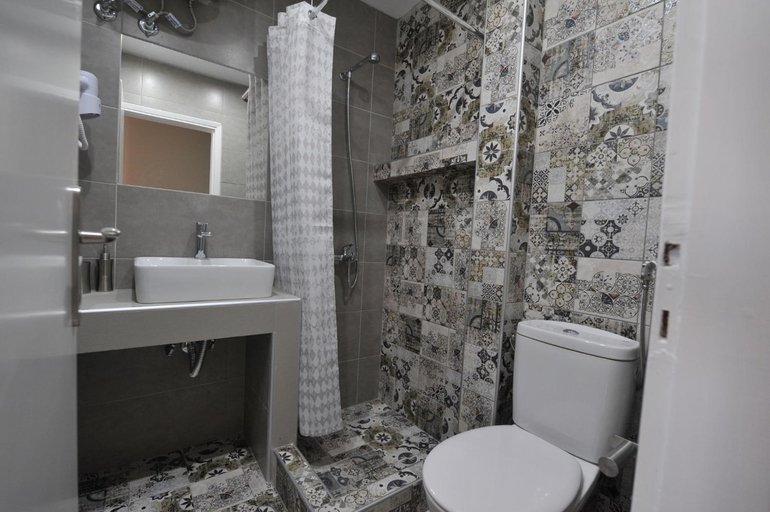 Bathroom 5, Dionisos Elia, Central Macedonia