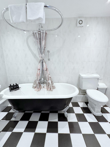 Bathroom 4, Rosehall Hotel, Edinburgh