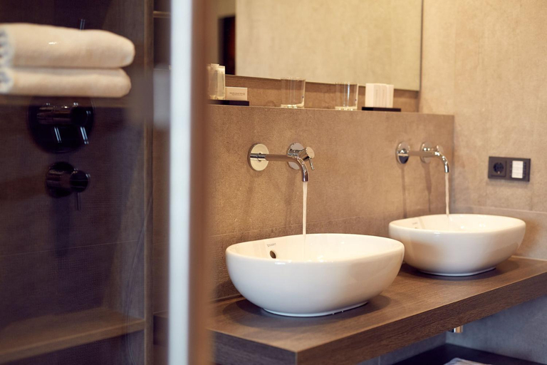 Bathroom 4, Hotel Restaurant De Wolfsberg, Groesbeek