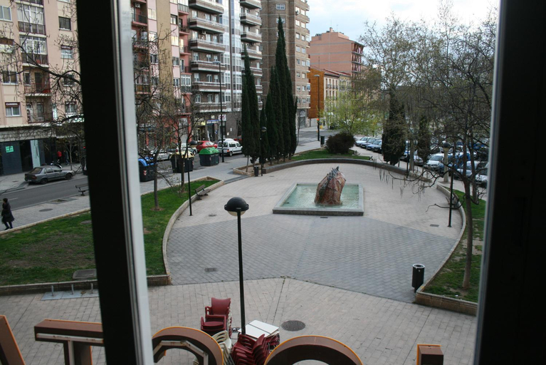 Others 3, Hostal Puente de Piedra, Zaragoza