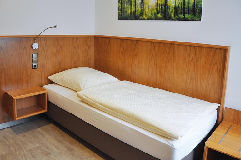 Bedroom 4, Garni Hotel Alber, Altötting