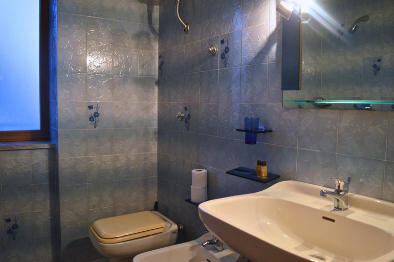 Bathroom 4, B&B DA ZIA ROSA, Salerno