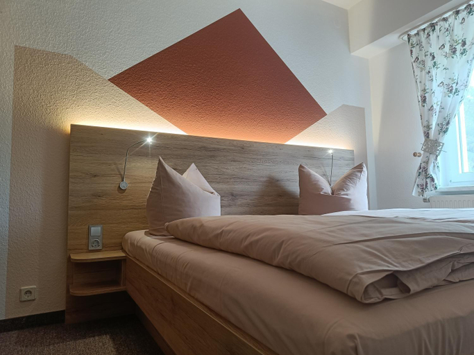 Bedroom 4, Zur Edlen Krone, Mittelsachsen