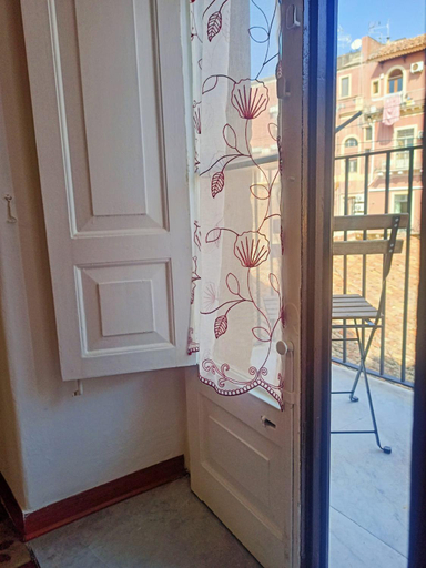 Others 4, Cuntintizza Family House, Catania