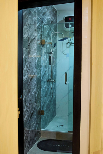 Bathroom 4, Kentucky Homes Luxury, Eti-Osa