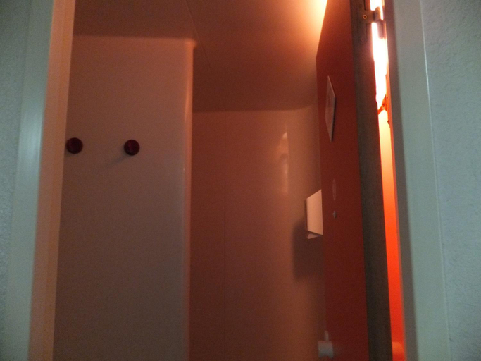 Bathroom 4, Formul'Eco, Nord
