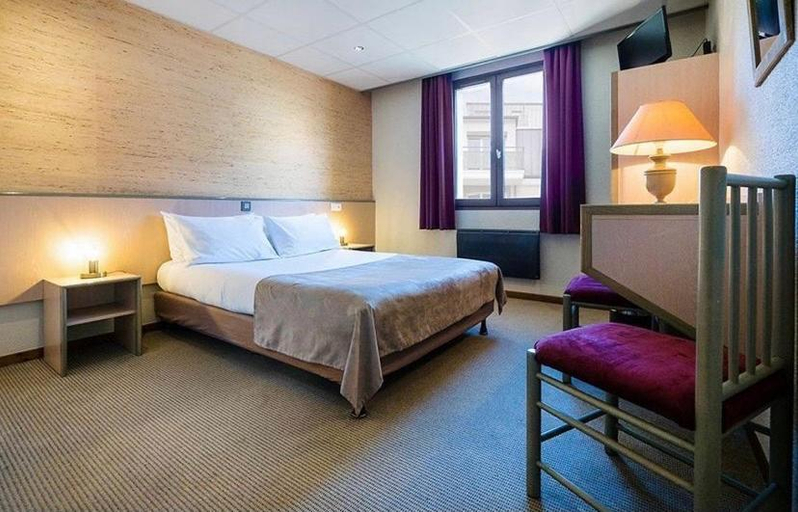 Bedroom 2, Hotel Le Savoie, Savoie