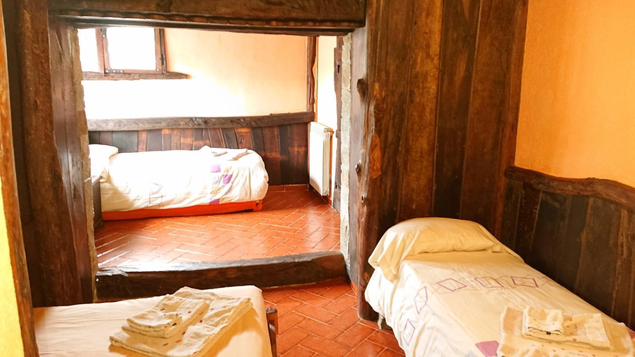 Bedroom 2, Casa O´Crego, Lugo