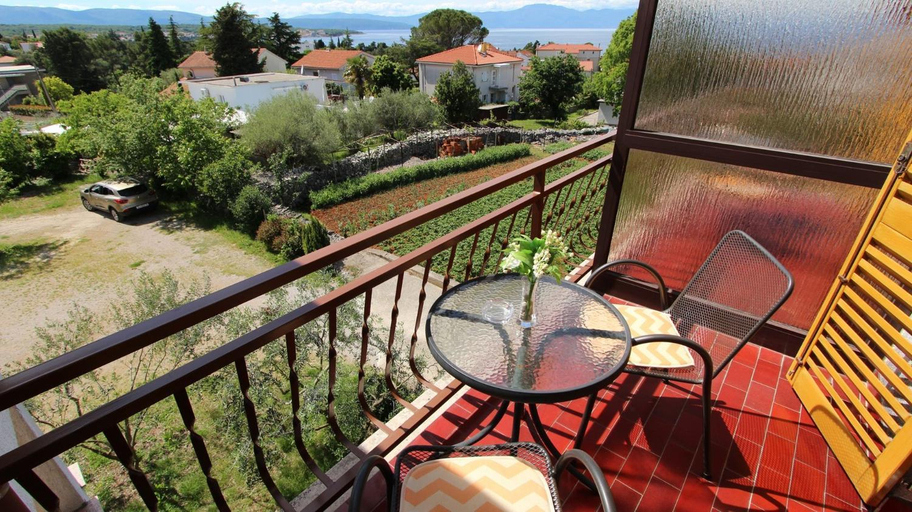 Others 5, Room Jelka 3, Malinska-Dubašnica