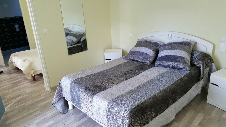 Bedroom 2, Hotel de la Gare, Calvados