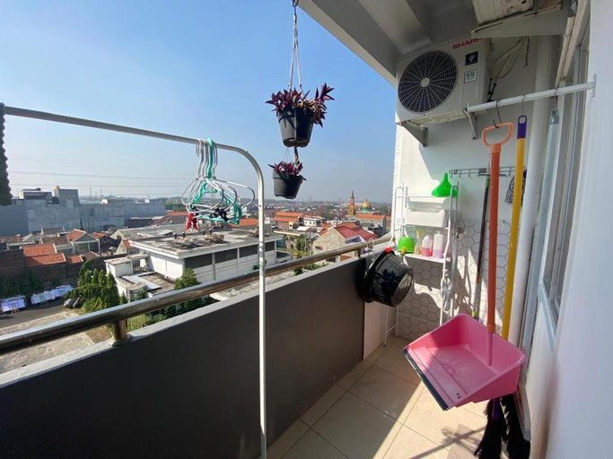 Exterior & Views 6