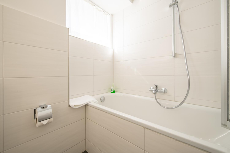 Bathroom 3, Hotel Bella Vista, Konstanz