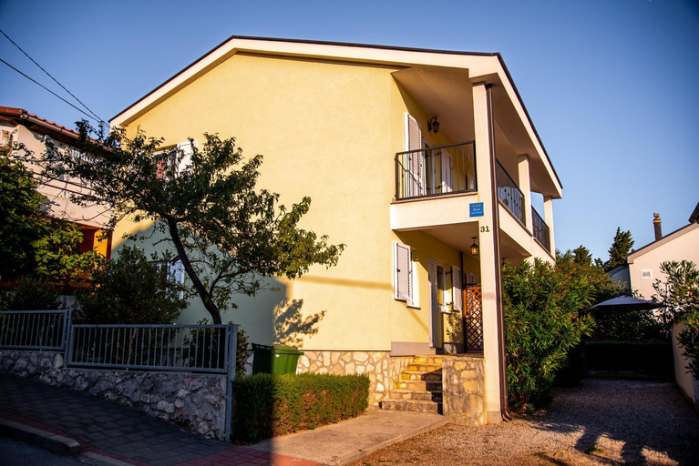 Others 1, House Amalia, Karlobag