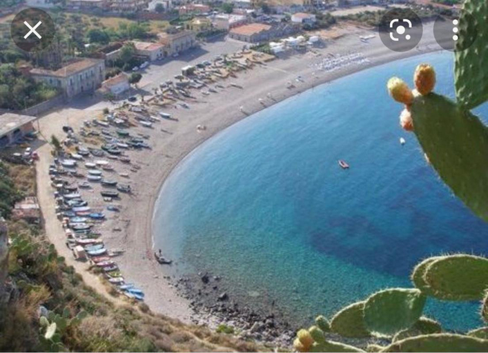 Others 4, The little house on the sea, Messina