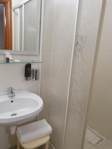 Bathroom 3