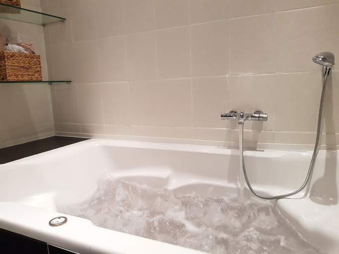 Bedroom 2, Große 130qm Ferienwohnung mit Whirlpool, Regionalverband Saarbrücken