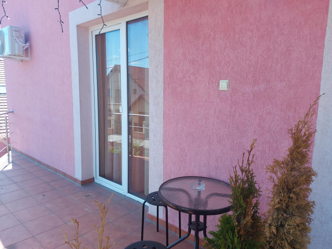 Others 4, Casa Eric, Sanmartin