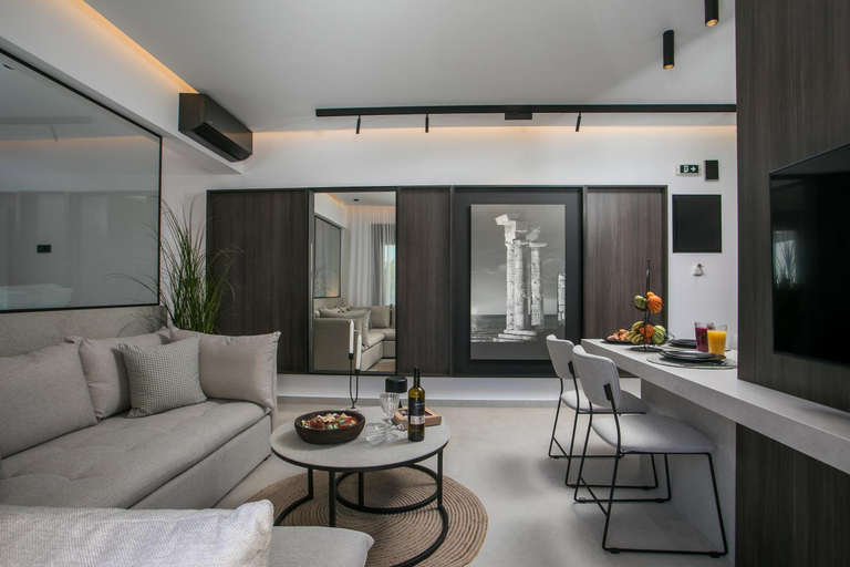 Shared lounge/TV area, Karma Luxury Suites, South Aegean