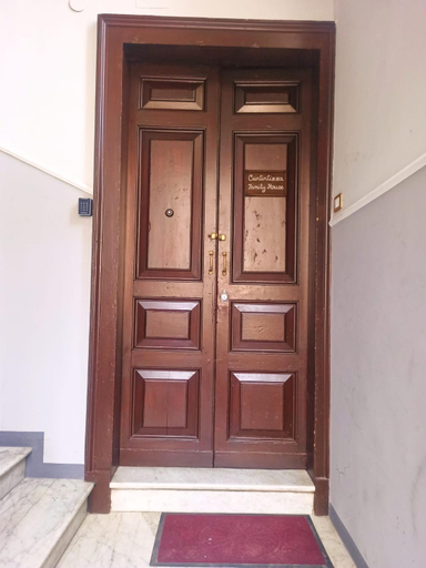 Others 5, Cuntintizza Family House, Catania