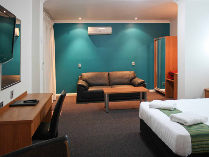 Bedroom 3, ibis Styles Broken Hill, Broken Hill