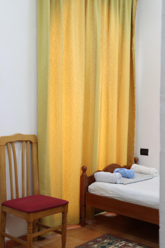 Others 3, ~Villa Gloria~, Durrësit