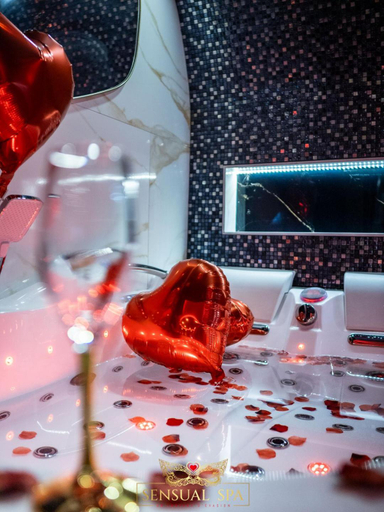 Sensual SPA- Love ROOM Jacuzzi Hammam Terrasse, Meurthe-et-Moselle