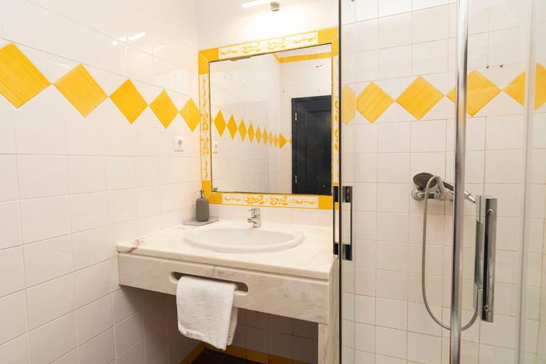 Bathroom 4, D'Iberica Alojamento, Évora