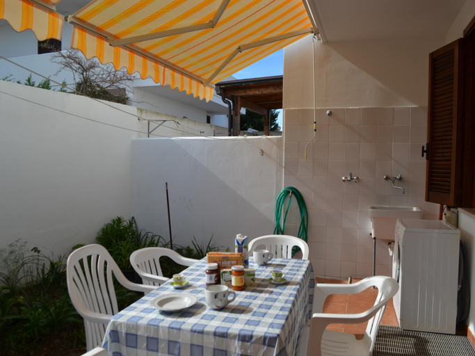 Food & Drinks, Villa with open space in Torre Dellorso, Lecce