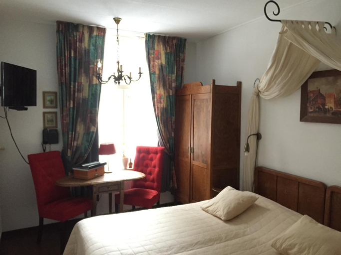 Bedroom 8