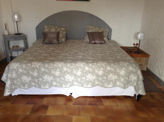 Others 5, Chambre d'hotes Le Cedre, Vaucluse