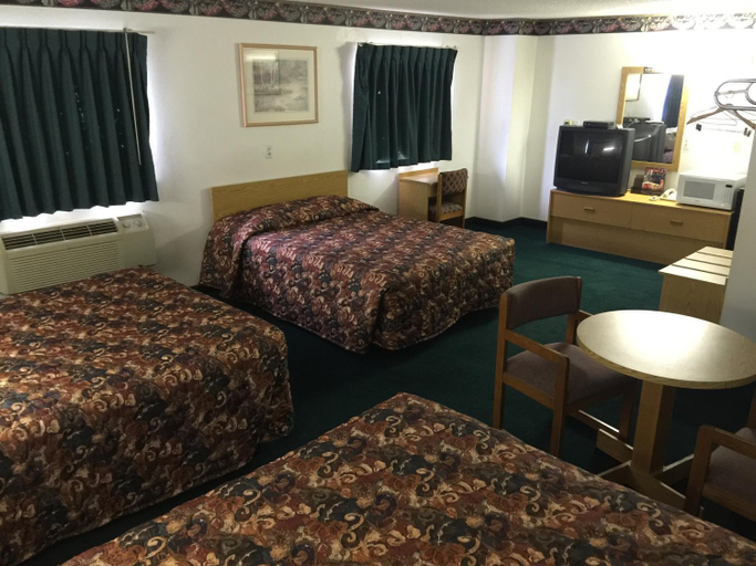 Bedroom 3, Motel 9, Larimer