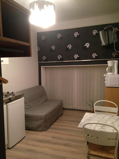 Bedroom 1, Studio le Central, Vosges