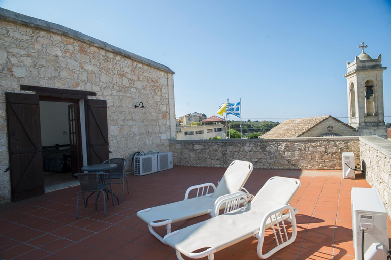 Others, Sappho Manor House