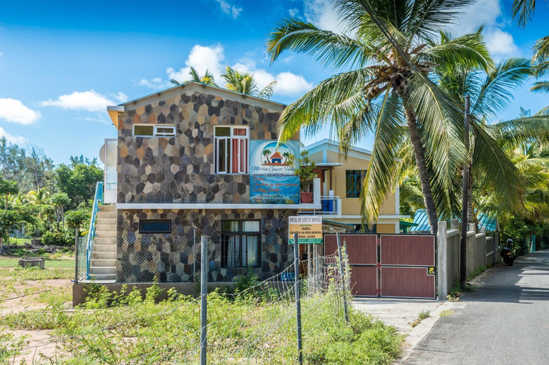 Exterior & Views 1, Merlin Guest House